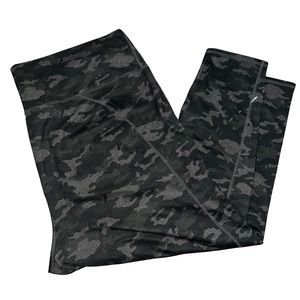 Fabletics camo 3X leggings with waist pockets